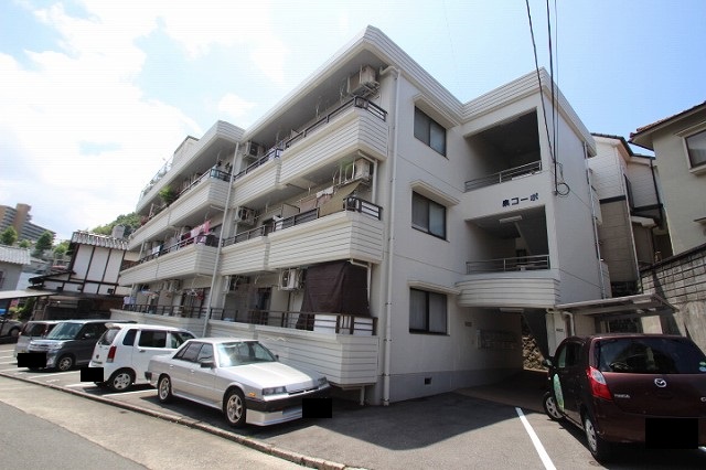 広島市東区中山西のマンションの建物外観