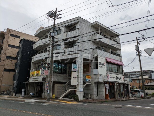 名古屋市中村区並木のマンションの建物外観