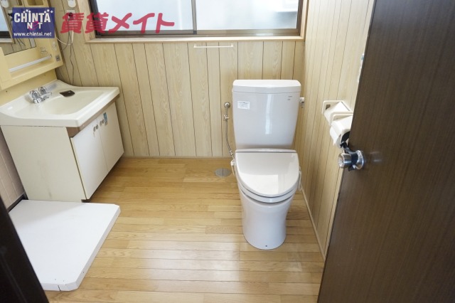 【伊勢市岩渕のアパートのトイレ】