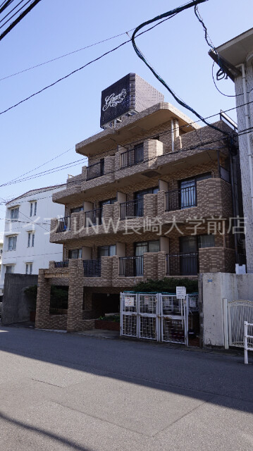 グレイス平和公園の建物外観