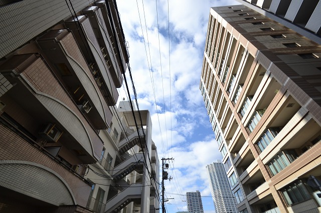 【広島市中区上幟町のマンションの建物外観】