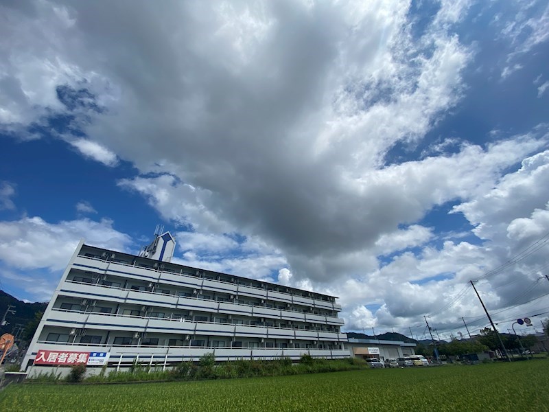 【姫路市北平野のマンションの建物外観】