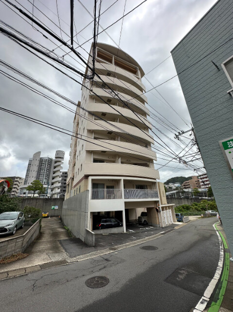 ベガ岩屋ツインタワーの建物外観