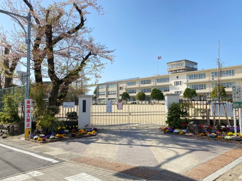 小学校　犬山市立犬山北小学校（小学校）まで1868m