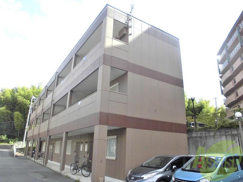 【吹田市山田西のマンションの建物外観】