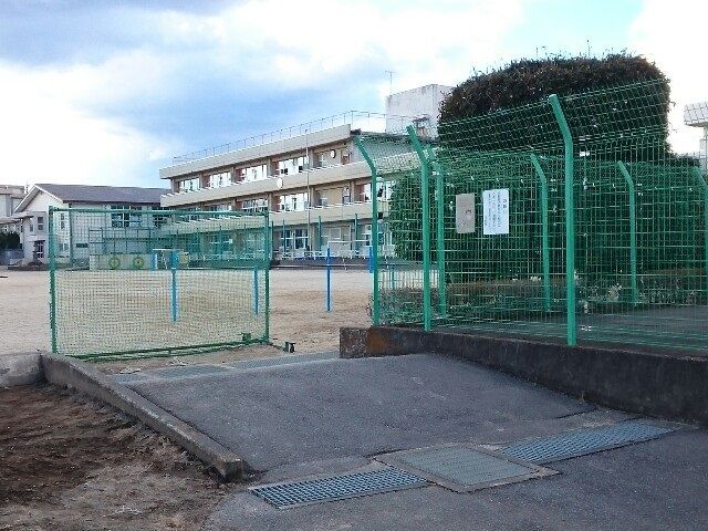 【シュティル　ハイム　Iの小学校】