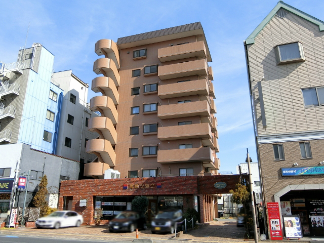 宇都宮市伝馬町のマンションの建物外観