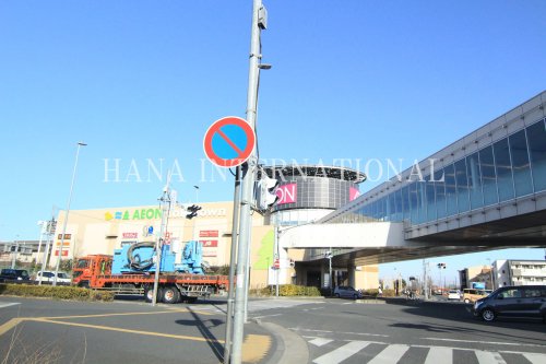 【吉川市高富のマンションのショッピングセンター】