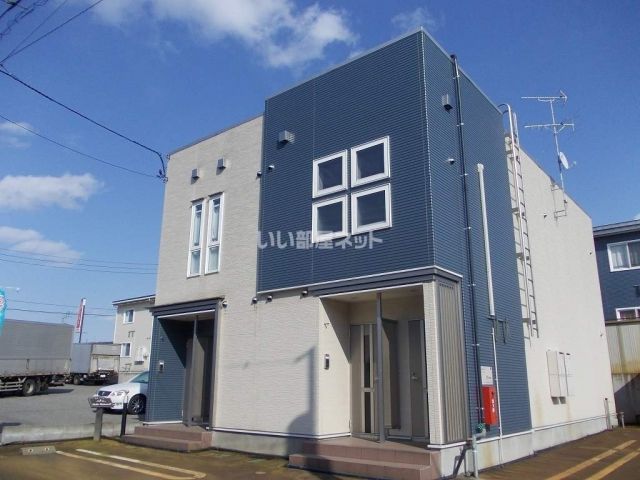 十日町市千代田町のアパートの建物外観