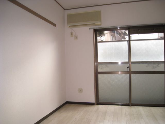 居室・リビング　※別のお部屋の写真の為、現況を優先とさせて頂きます。