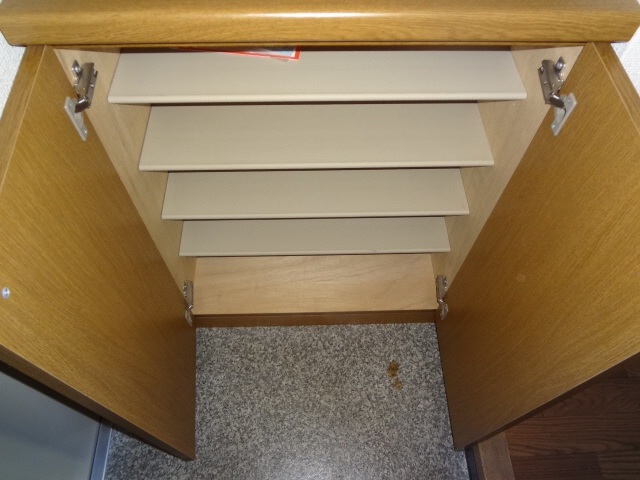 玄関　シューズボックス