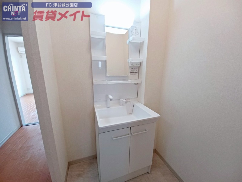 洗面設備　同物件別室反転写真