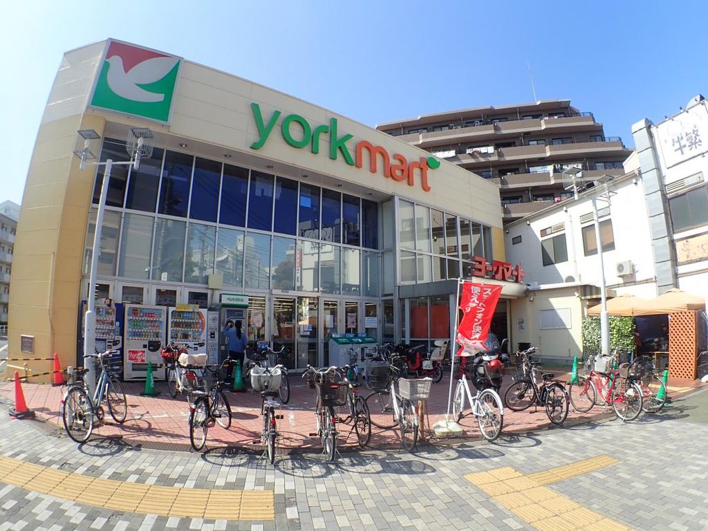 スーパー　（スーパー）まで370m