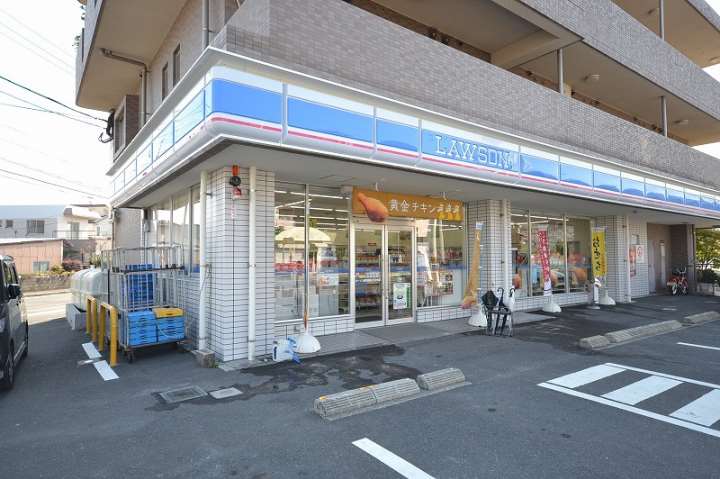 コンビニ　ローソン（コンビニ）まで846m