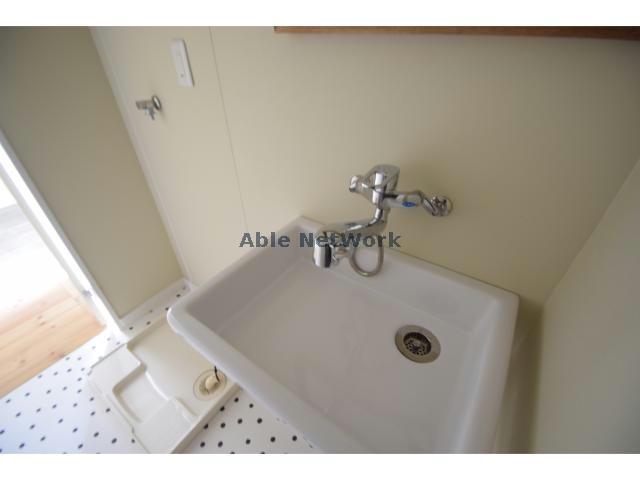 洗面設備　同物件他号室の写真です