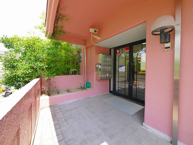 エントランス　ゆとりのあるエントランスです