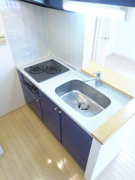 キッチン　コンパクトなキッチンで掃除もラクラク