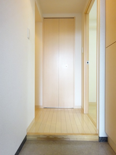 玄関　落ち着いた玄関です