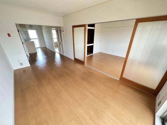 居室・リビング　※別部屋の写真です