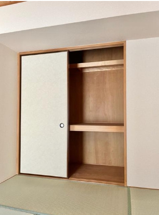 収納　たくさん入る押し入れタイプです。