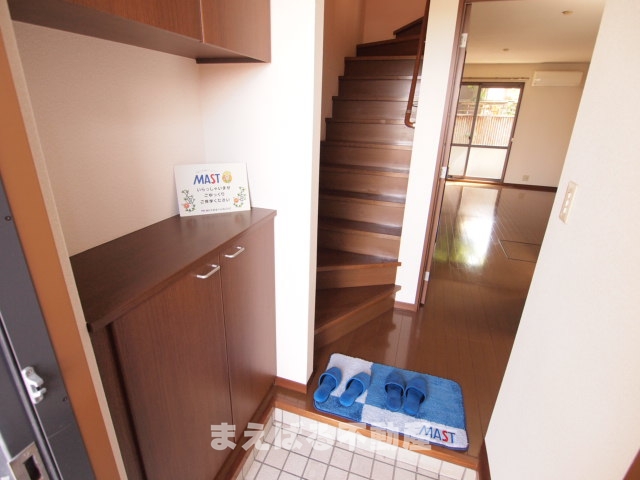 玄関　※写真反転タイプ