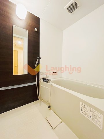 バス・シャワールーム　落ち着いた空間のお風呂です