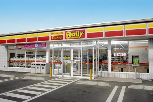 コンビニ　デイリーヤマザキ近鉄高田市駅前店（コンビニ）まで519m