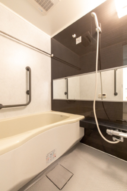 バス・シャワールーム　※写真は同タイプ住戸です。