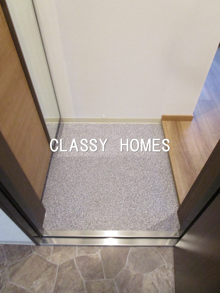 玄関　2021年竣工　サンテラス令和　KNレジデンス:玄関