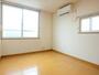 居室・リビング　二面に窓がついたお部屋です。