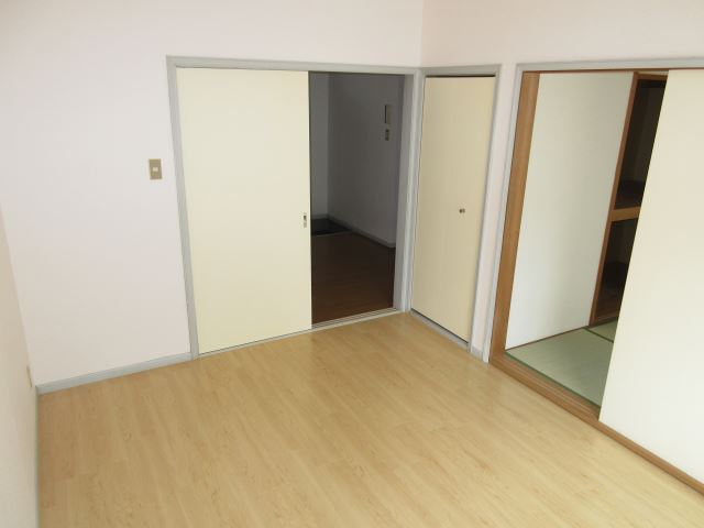 居室・リビング　６帖洋室！