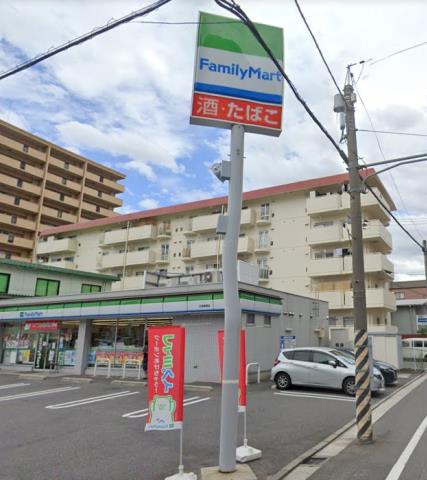 コンビニ　ファミリーマート広島東雲店（コンビニ）まで212m