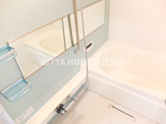 バス・シャワールーム　お洒落なバスルーム＊追い焚き＆浴室乾燥機も完備◎