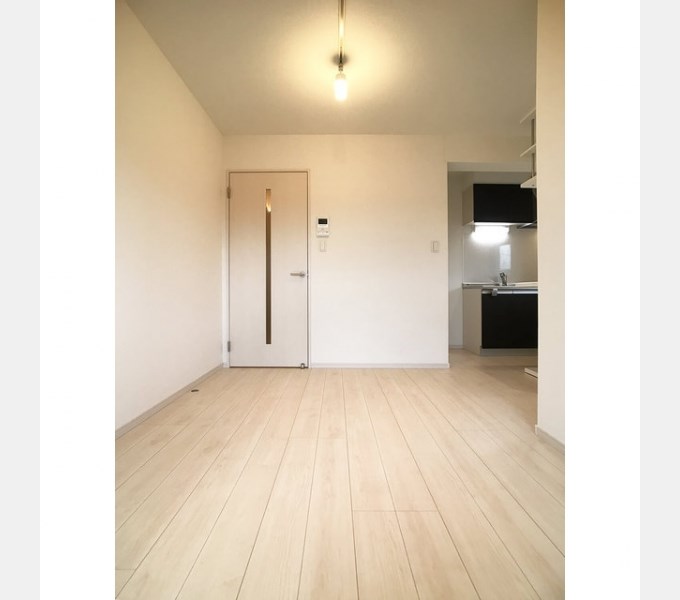 居室・リビング　リビング　※別号室参考写真