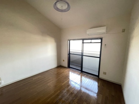 居室・リビング　※別部屋の写真です