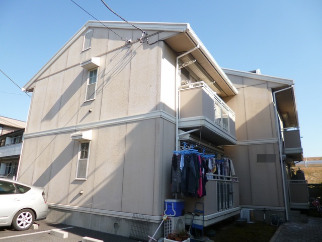 建物外観　2階建ての建物です♪