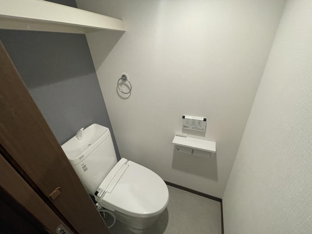 トイレ　同施工会社の別物件の画像を使用しております。