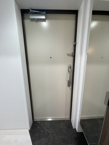 玄関　収納もある玄関です