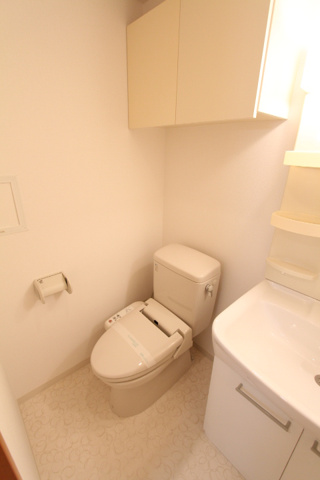 トイレ　※別部屋の参考写真です。