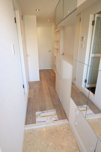 玄関　名古屋で一番初期費用の安い賃貸専門の不動産会社です(^^)