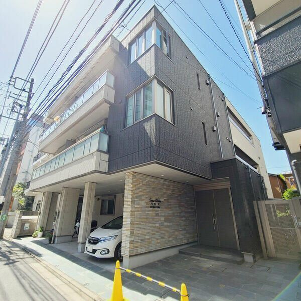 建物外観　オートロック完備