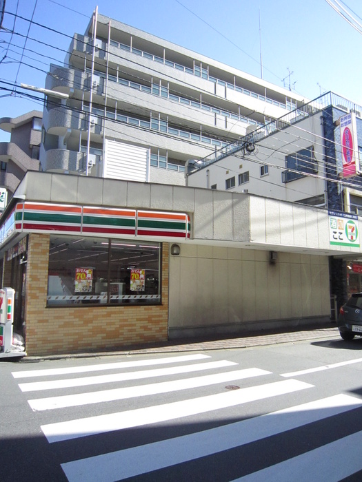 コンビニ　セブンイレブン 杉並芦花公園店（コンビニ）まで300m