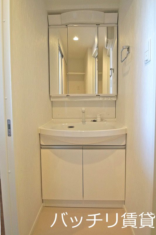 洗面設備　※同マンション別部屋写真の為、現状優先。