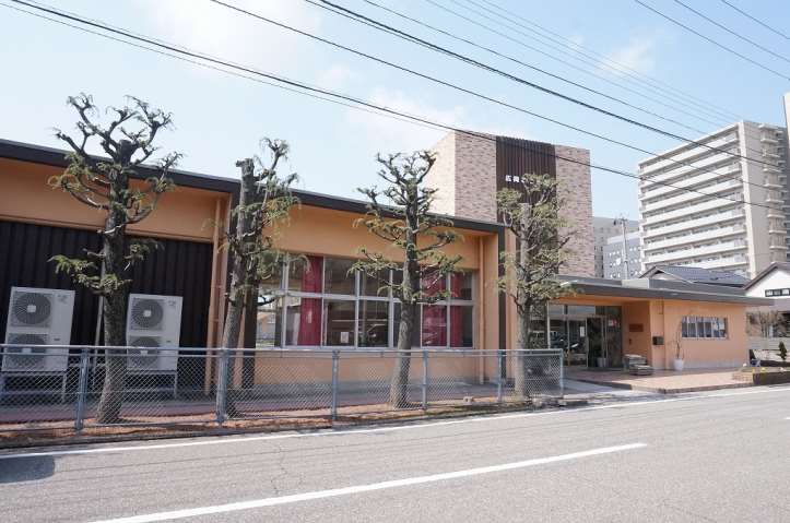 幼稚園・保育園　広岡こども園（幼稚園・保育園）まで443m