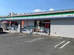 コンビニ　ファミリーマート岡山豊成店（コンビニ）まで251m