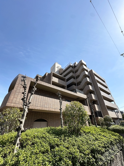 建物外観　安心の鉄筋コンクリート造。