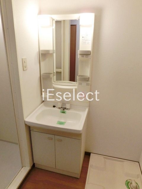 洗面設備　毎日使う洗面台です。