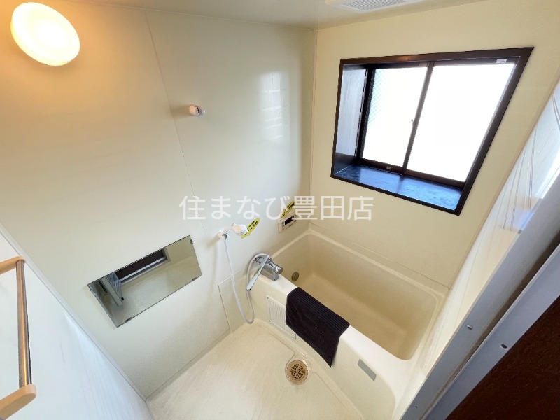 バス・シャワールーム　反転・同型別部屋写真
