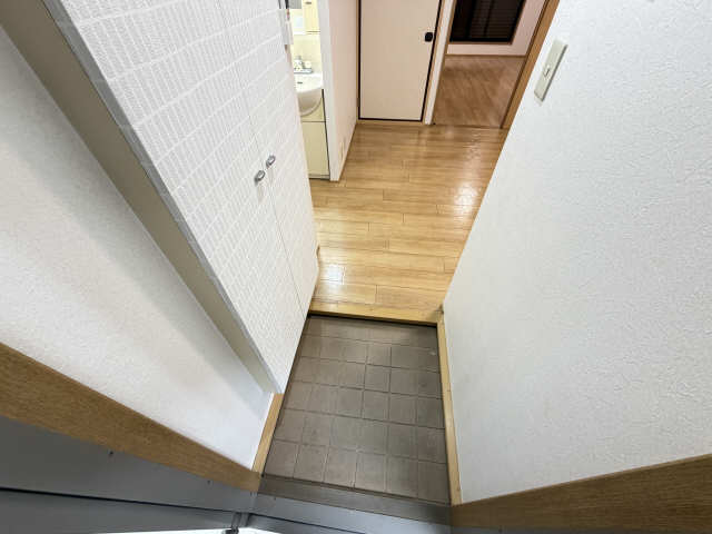 ラフィーネ南郊 B棟の玄関写真