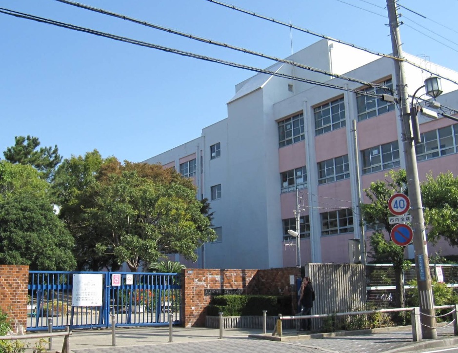小学校　尼崎市立立花北小学校（小学校）まで530m